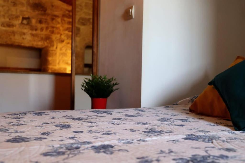 Apartament Entre Uzes Et Le Pont-Du-Gard Le Logis D'Autrefois Castillon-du-Gard Zewnętrze zdjęcie
