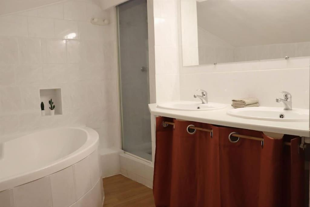 Apartament Entre Uzes Et Le Pont-Du-Gard Le Logis D'Autrefois Castillon-du-Gard Zewnętrze zdjęcie