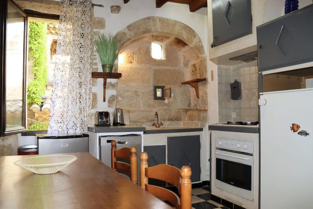 Apartament Entre Uzes Et Le Pont-Du-Gard Le Logis D'Autrefois Castillon-du-Gard Zewnętrze zdjęcie