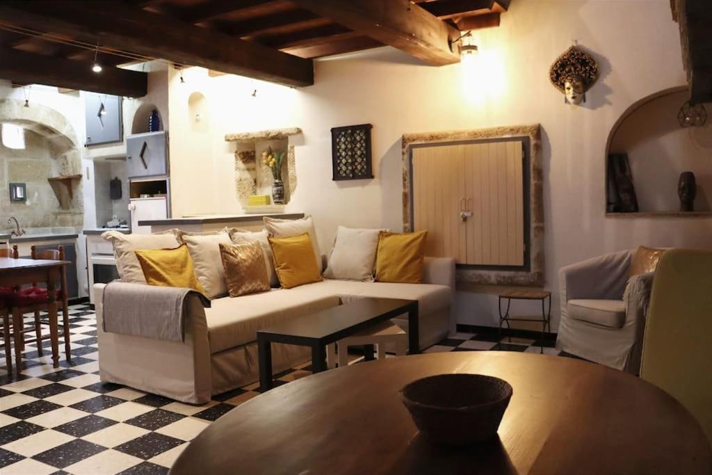 Apartament Entre Uzes Et Le Pont-Du-Gard Le Logis D'Autrefois Castillon-du-Gard Zewnętrze zdjęcie