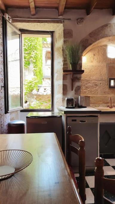 Apartament Entre Uzes Et Le Pont-Du-Gard Le Logis D'Autrefois Castillon-du-Gard Zewnętrze zdjęcie